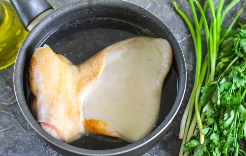 Салат из свиных ушей с огурцом