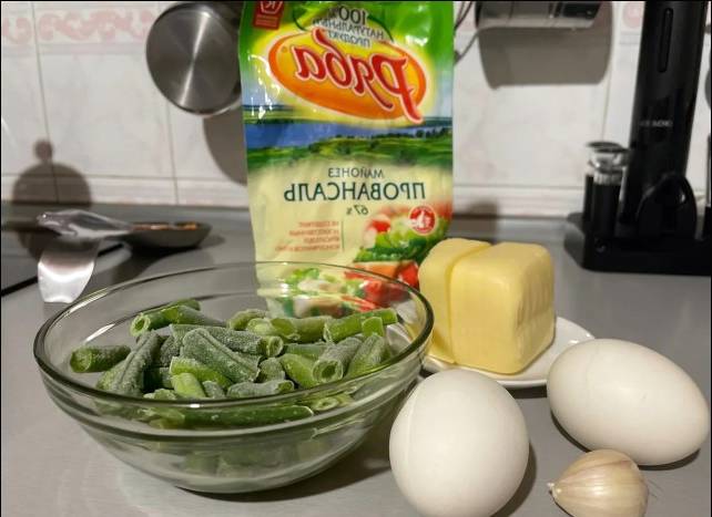 Салат из стручковой фасоли с яйцом