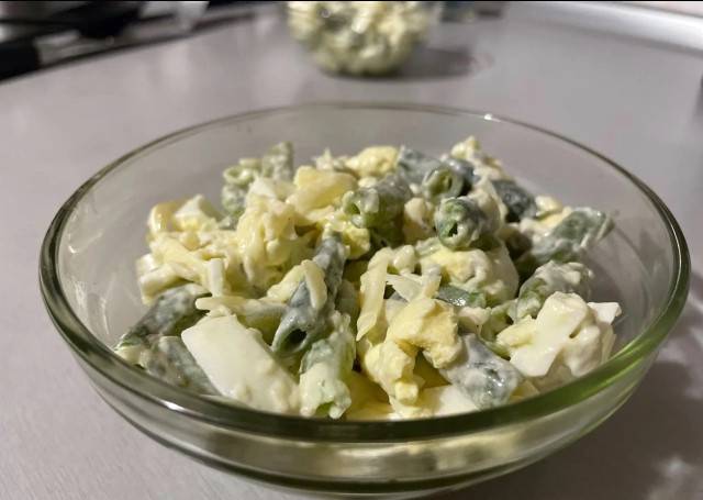 Салат из стручковой фасоли с яйцом