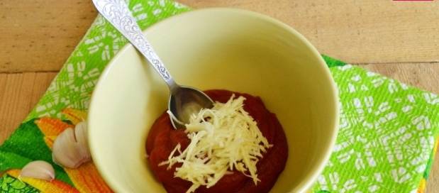 Соус для шашлыка из томатной пасты, зелени и чеснока
