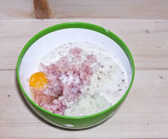 Котлеты на пару в мантоварке