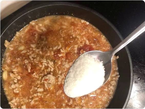 Макароны с фаршем в томатном соусе