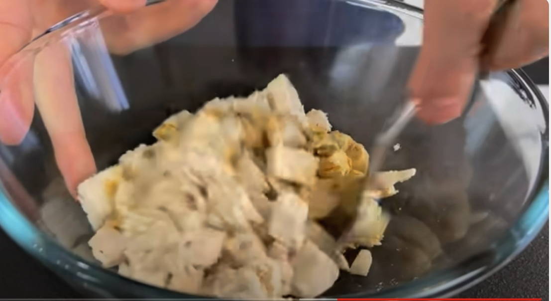 Салат «Жар птица» с опятами и курицей, как в Ленте