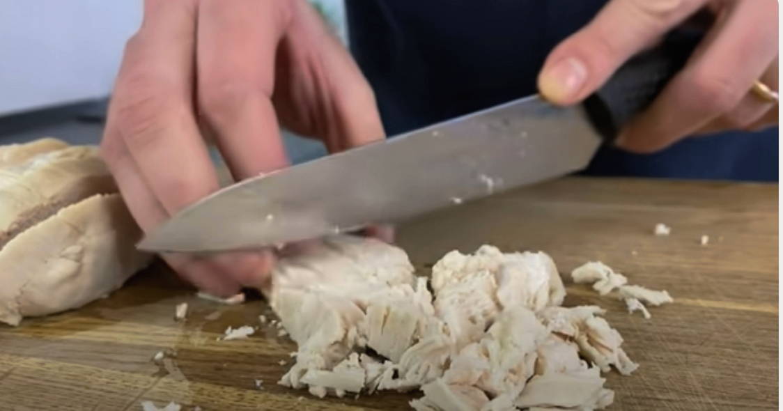 Салат «Жар птица» с опятами и курицей, как в Ленте
