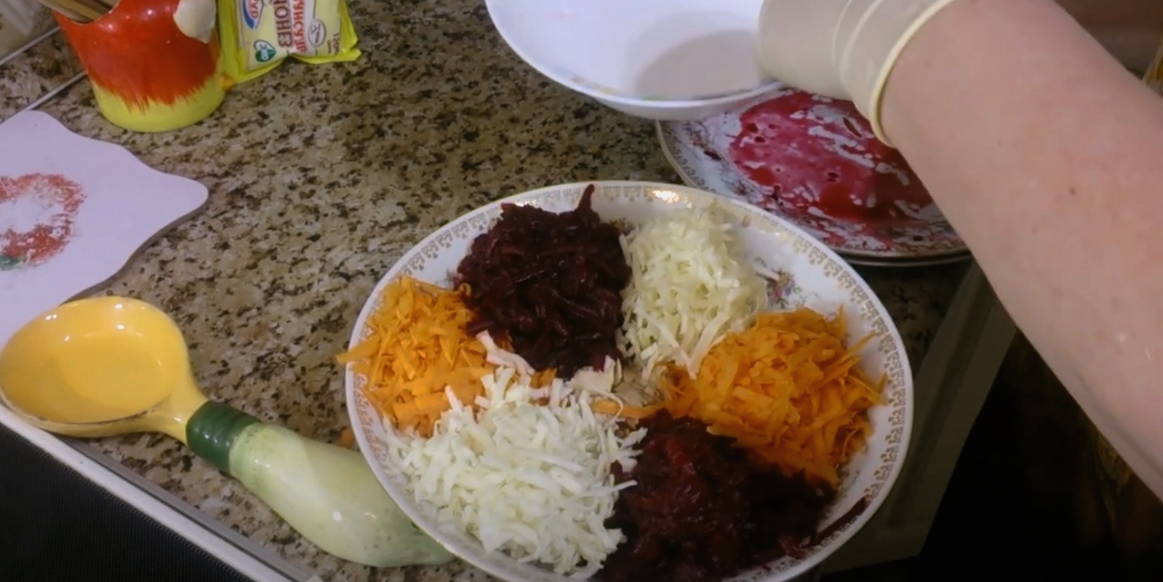 Салат «Ералаш» со свёклой
