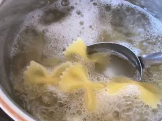 Макароны с фаршем и помидорами