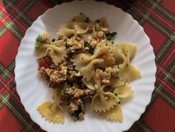 Макароны с фаршем и помидорами