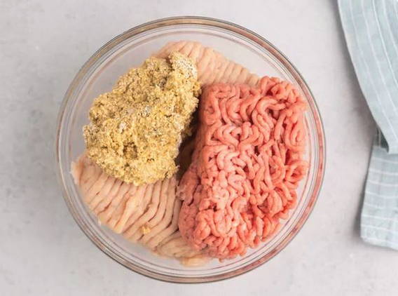 Котлеты из фарша с овсяными хлопьями