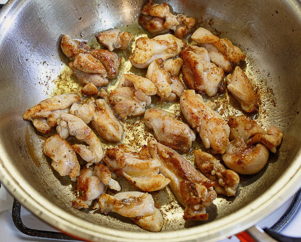 Соус для курицы на сковороде