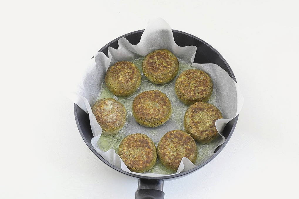 Печеночные котлеты из говяжьей печени на сковороде