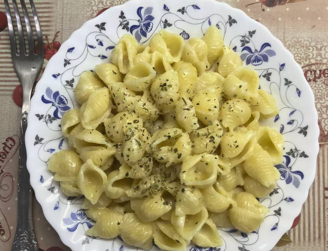 Макароны в сырном соусе на сковороде