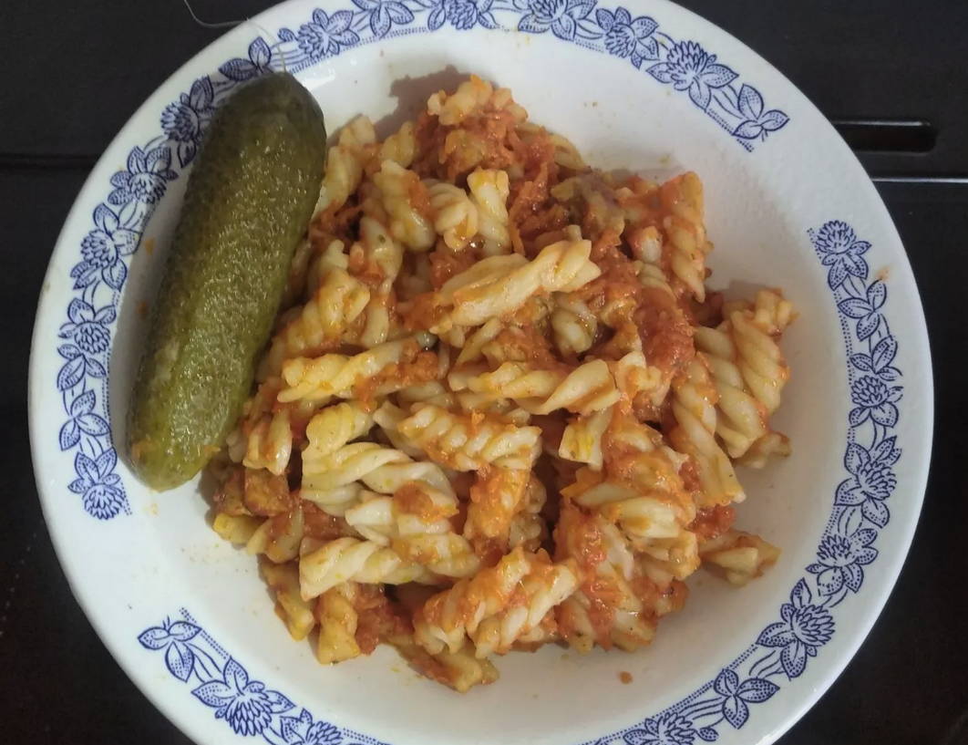 Макароны с мясом в томатном соусе