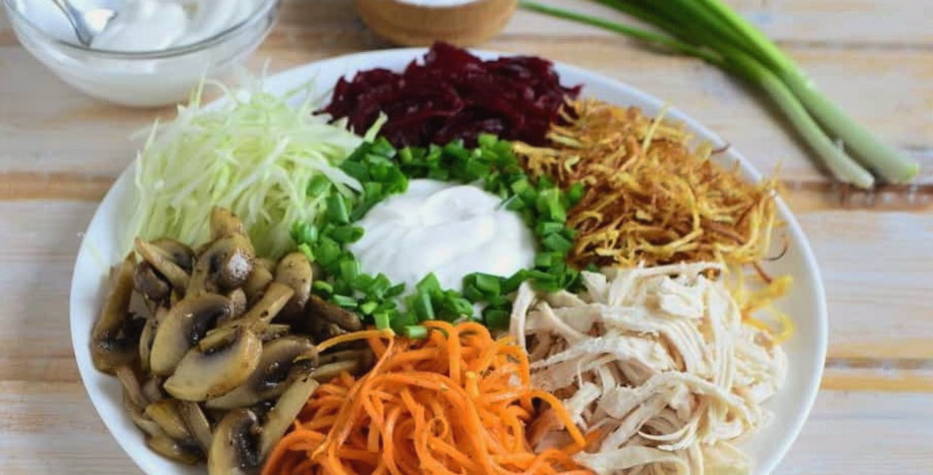 Салат «Горки» с морковью по-корейски, курицей и грибами