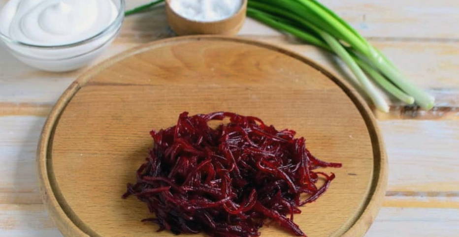 Салат «Горки» с морковью по-корейски, курицей и грибами
