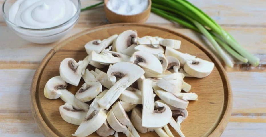 Салат «Горки» с морковью по-корейски, курицей и грибами