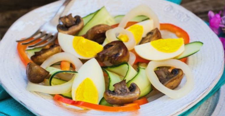 Салат из кальмаров со свежим огурцом - классический рецепт