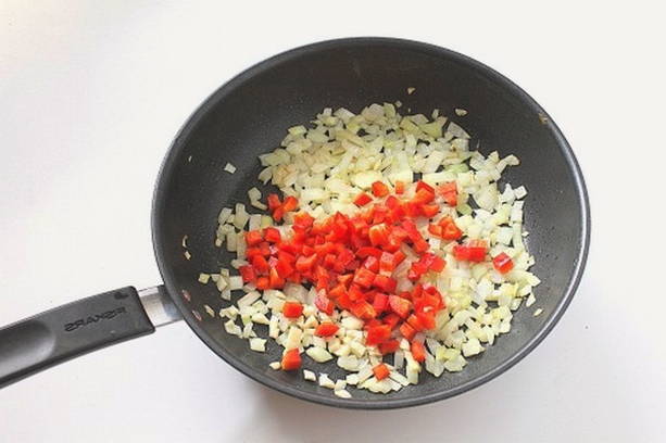 Макароны с фаршем и томатной пастой