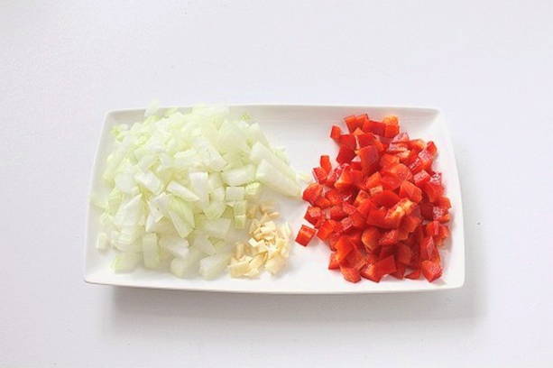 Макароны с фаршем и томатной пастой