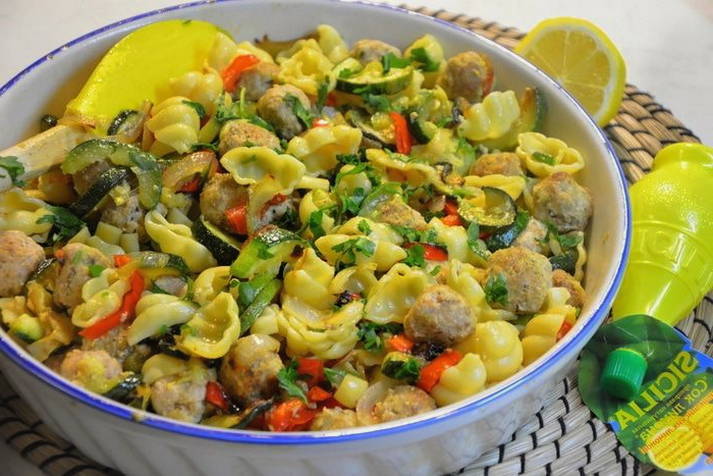 Макароны с фрикадельками в духовке