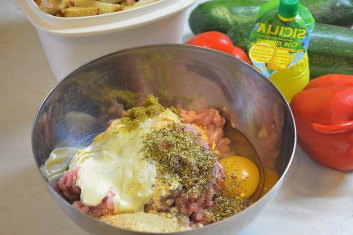Макароны с фрикадельками в духовке