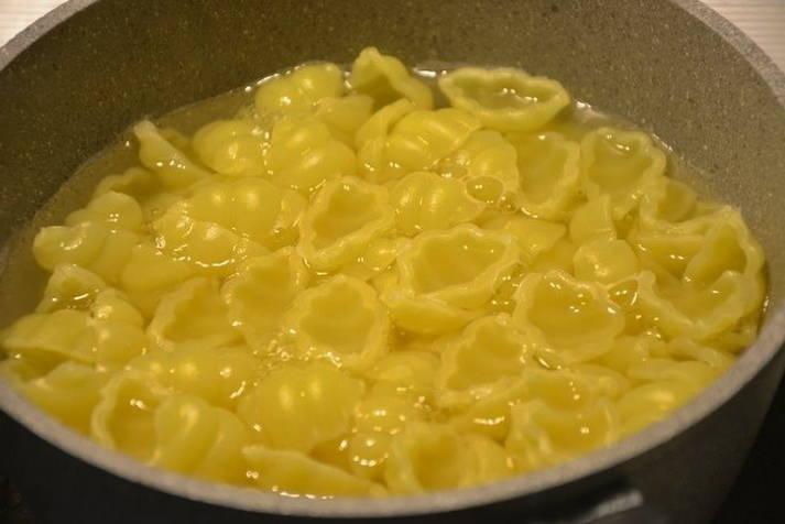 Макароны с фрикадельками в духовке