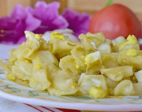 Жареные макароны с яйцом