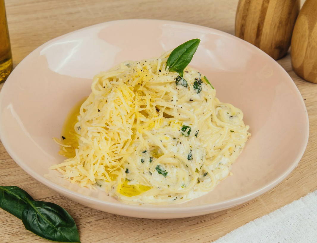 Макароны в сливках на сковороде