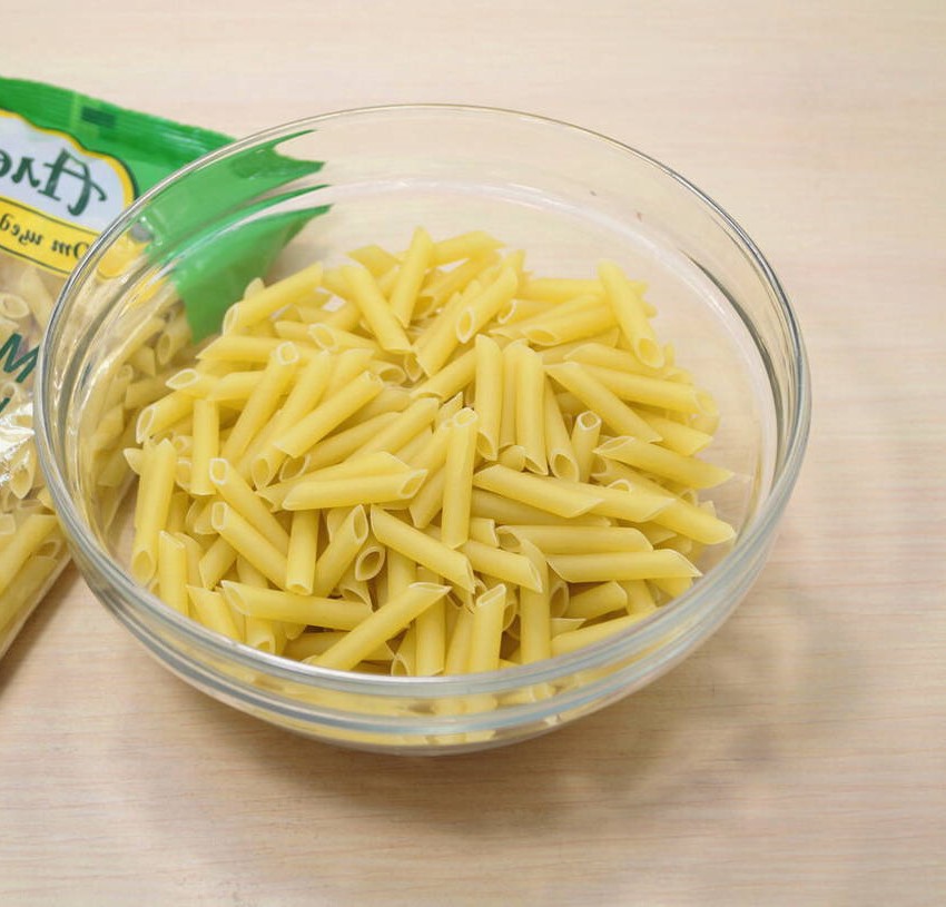 Макароны с подливой из курицы