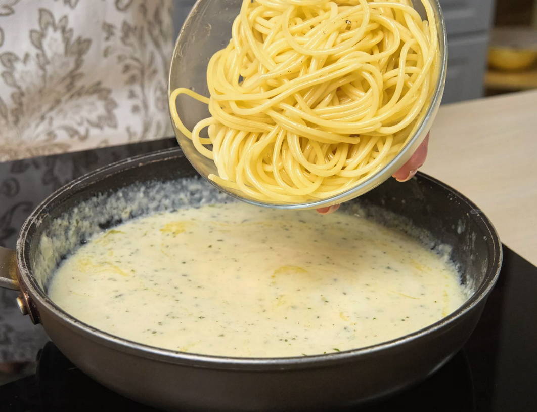 Макароны с сырным соусом