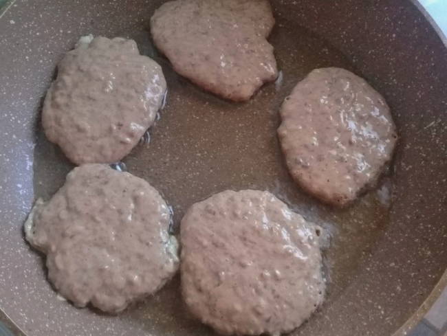 Пышные котлеты из куриной печени