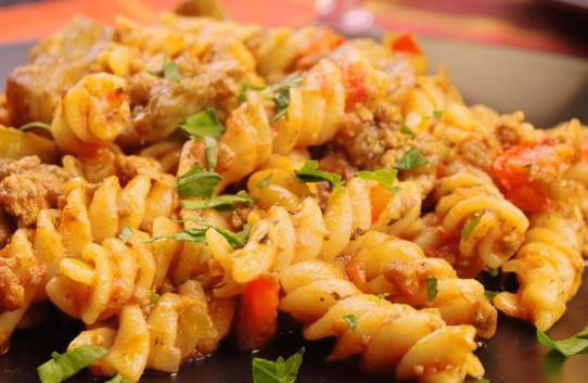 Макароны с фаршем и овощами