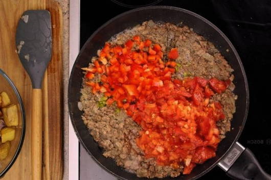 Макароны с фаршем и овощами