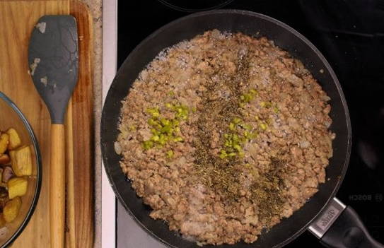 Макароны с фаршем и овощами