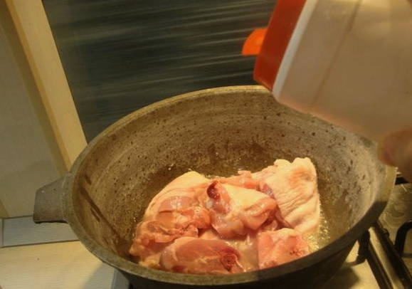 Макароны с курицей в казане