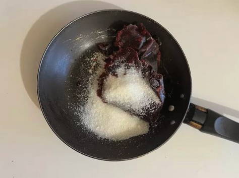 Соус из черной смородины для мяса