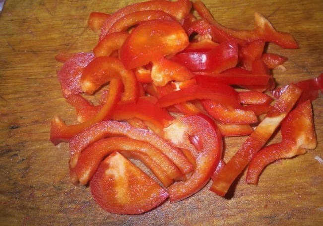 Салат «Козел в огороде» с мясом и жареной картошкой