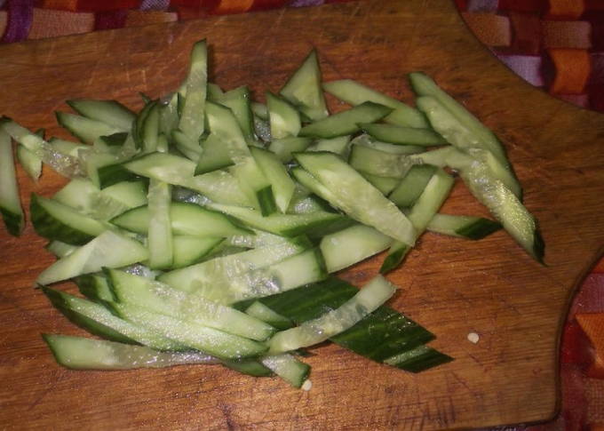 Салат «Козел в огороде» с мясом и жареной картошкой