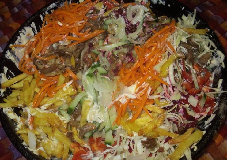 Салат «Козел в огороде» с мясом и жареной картошкой