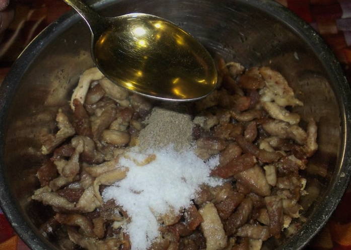 Салат «Козел в огороде» с мясом и жареной картошкой