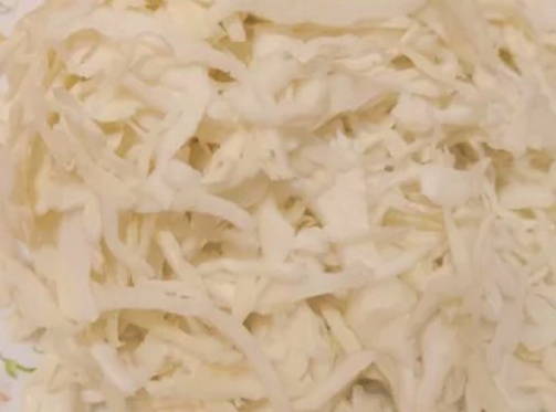 Салат «Козел в огороде» с колбасой