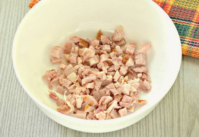 Салат «Королевский» с копченой курицей