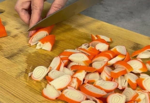 Салат «Коралловый риф» с кальмарами