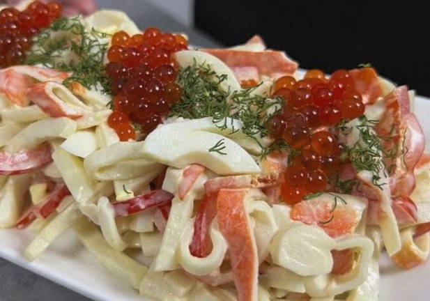 Салат «Коралловый риф» с кальмарами