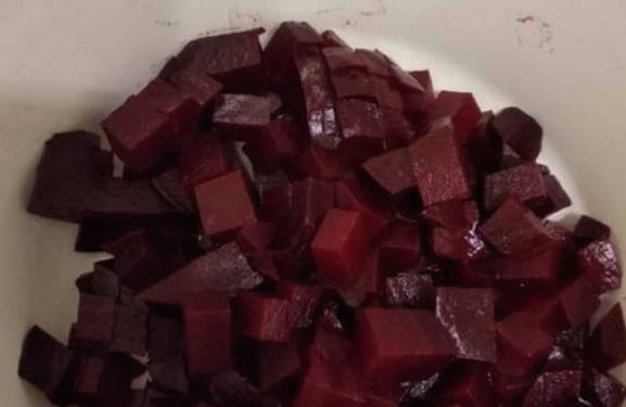 Салат из вареной свеклы с красной фасолью