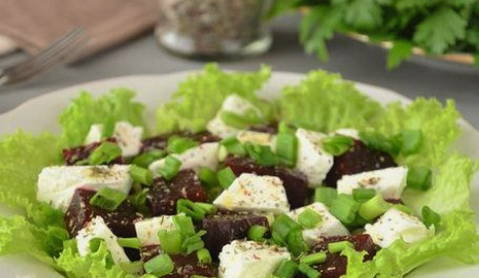 Салат из вареной свеклы с сыром фета