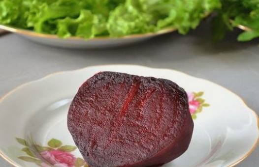 Салат из вареной свеклы с сыром фета