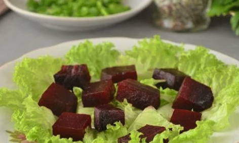 Салат из вареной свеклы с сыром фета