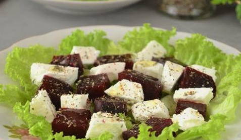 Салат из вареной свеклы с сыром фета