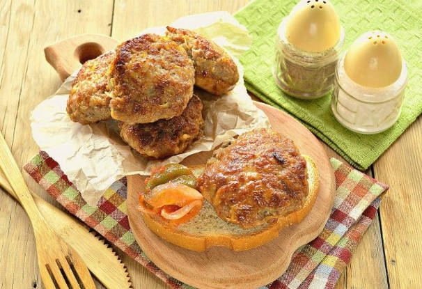 Котлеты с картошкой и фаршем на сковороде