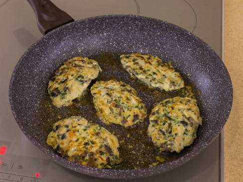 Куриные котлеты с грибами